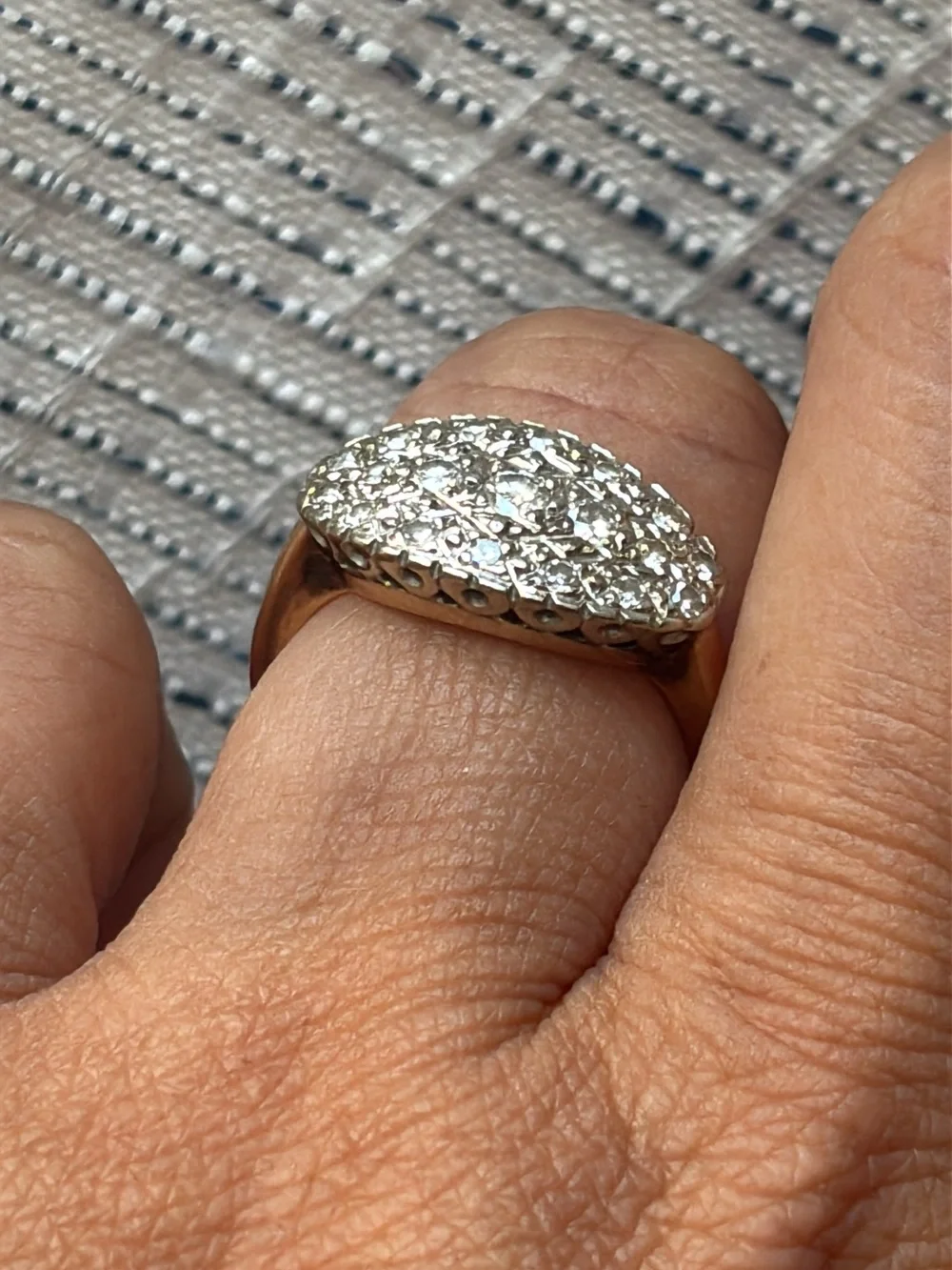 N/A elegant solid